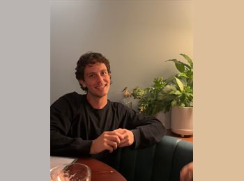 Roomgo CA - Jake Kelly - 26 - Toronto