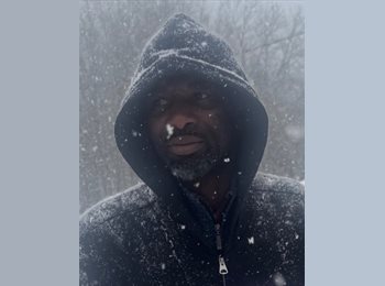 Roomgo CA - Moses - 49 - Canada