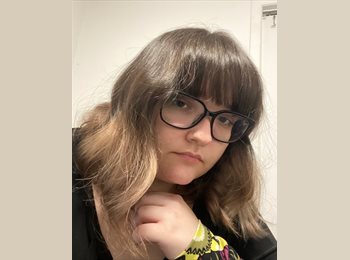 Roomgo CA - Sarah Hollinrake - 19 - Canada