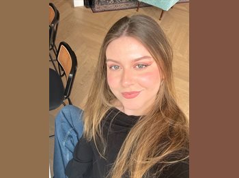 Roomgo CA - Sophie - 27 - Vancouver