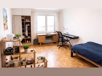 Roomgo CH - Colocation au Flon (Lausanne) – 18m² meublé – dispo immédiate – 745CHF tout inclus, Lausanne - 745 CHF / Mois