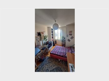 Roomgo CH - Chambre en colocation sous-gare, Lausanne - 820 CHF / Mois