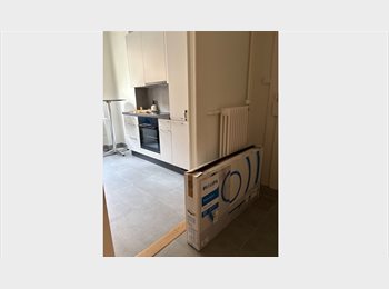 Roomgo CH - Disponible au 1er juin - Loue chambre dans appartement de charme entièrement rénové, au rez-de-chaus, Lausanne - 1 190 CHF / Mois
