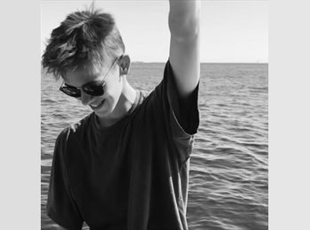 Roomgo CH - Julian - 26 - Genève