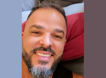 Roomgo CH - Elias - 35 - Neuchâtel