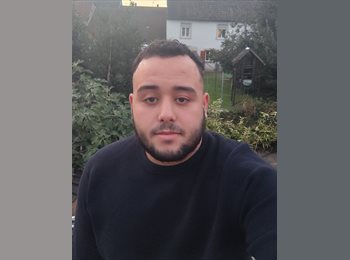 Roomgo CH - Tarek - 29 - Fribourg