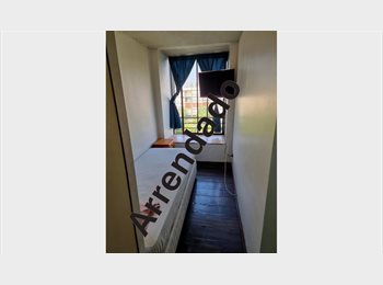 CompartoDepto CL -  Habitación pequeña para mujer , La Florida - CH$230.000 por mes