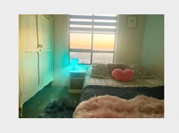 CompartoDepto CL - SOLO CHICAS ‍/  MALL PLAZA EGAÑAS, Ñuñoa - CH$420.000 por mes