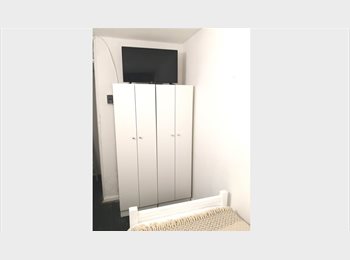 CompartoDepto CL - Habitaciones amobladas cerca del metro Pedro de Valdivia, Providencia - CH$300.000 por mes