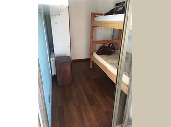CompartoDepto CL - Habitacion Pieza Solo Mujer En Santiago Centro metro Moneda, Santiago Centro - CH$225.000 por mes