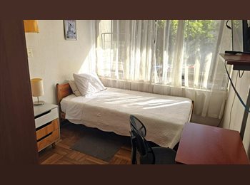 CompartoDepto CL - Hab amueblada a 2 cuadras del Metro Manuel Montt, Providencia - CH$290.000 por mes