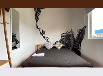 CompartoDepto CL - Moderna habitacion con Ventana en Residencia Artistica, Valparaíso - CH$290.000 por mes
