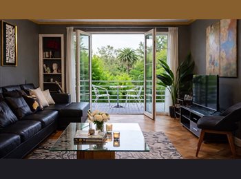 CompartoDepto CL - Amplia habitación individual. Metro Bellas Artes. Hermosa terraza vista al parque forestal, Santiago Centro - CH$400.000 por mes