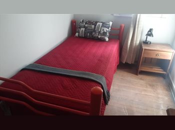 CompartoDepto CL - Pieza en Santiago Centro, sector metro Parque Bustamante, Santiago Centro - CH$230.000 por mes