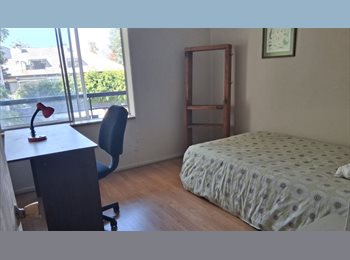 CompartoDepto CL - Iluminada Habitación en Vitacura, Vitacura - CH$350.000 por mes