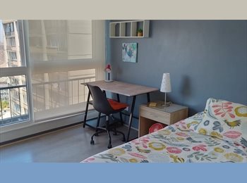 CompartoDepto CL - 1 DE AGOSTO 2026: Para mujer estudiante en depto. para universitarias - Metro U. Católica L1, Santiago Centro - CH$330.000 por mes