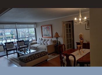 CompartoDepto CL - Habitación en edificio con Piscina a minutos Metro Línea 1, en departamento de 95mts2, Vitacura - CH$355.000 por mes