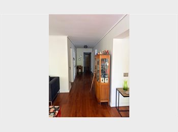 CompartoDepto CL - Habitación grande y muy luminosa, con baño privado en Los Leones. Edificio con estacionamiento., Providencia - CH$550.000 por mes