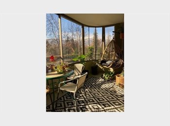 CompartoDepto CL - Buscamos compañer@ de depto en Vitacura para pieza grande en suite (baño propio) con terraza propia, Providencia - CH$400.000 por mes