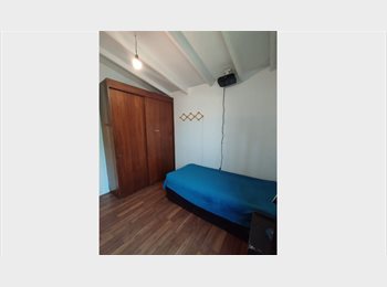 CompartoDepto CL - PIEZA AMOBLADA CON PATIO PRIVADO EN CERRO CÁRCEL, Valparaíso - CH$180.000 por mes
