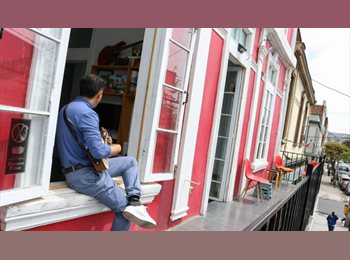 CompartoDepto CL - habitación individual, cama dos plazas en casa patrimonial., Valparaíso - CH$260.000 por mes