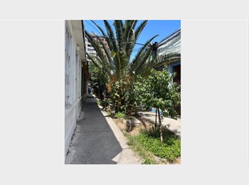 CompartoDepto CL - Se Arrienda pieza en Casa con patio Santiago Centro, Santiago - CH$200.000 por mes