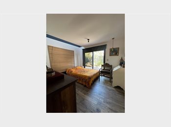 CompartoDepto CL - Arriendo Amplia Habitación con Baño Privado, Vitacura - CH$550.000 por mes