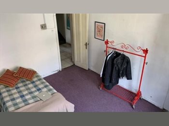 CompartoDepto CL - Habitación Amplia en metro Pedro de Valdivia, Providencia - CH$350.000 por mes