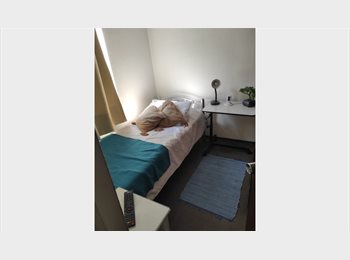 CompartoDepto CL - Arriendo Habitación baño privado, cerca Metro, Santiago Centro - CH$300.000 por mes