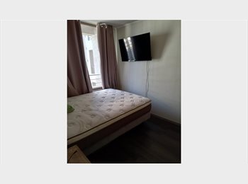 CompartoDepto CL - Habitación Amoblada con Baño cerca Metro Irarrázabal, Santiago Centro - CH$260.000 por mes