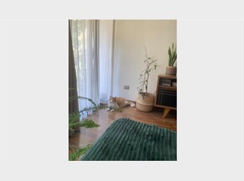 CompartoDepto CL - Arriendo habitación a pasos del Campus Oriente UC, Ñuñoa - CH$300.000 por mes