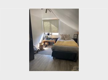 CompartoDepto CL - Arriendo pieza más amplio escritorio, Vitacura - CH$500.000 por mes