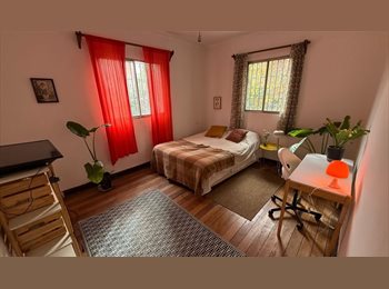 CompartoDepto CL - Luminosa casa en barrio Italia con varias plantas y mascotas, Ñuñoa - CH$550.000 por mes