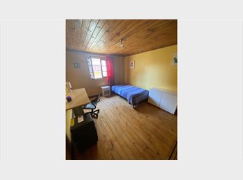 CompartoDepto CL - STGO CENTRO/habitacion cn VENTANA/ Metro u de chile/casa MUY TRANQUI/cama grande/PETFRIENDLY, Santiago Centro - CH$250.000 por mes