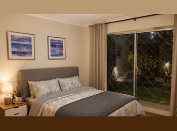 CompartoDepto CL - Arriendo en casa amplia con gran patio. Sector Manquehue con Bilbao., La Reina - CH$450.000 por mes