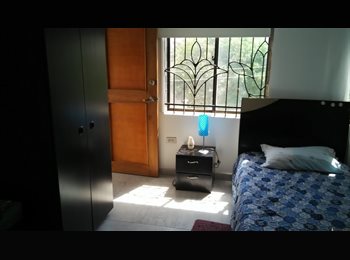 CompartoApto CO - HABITACIÓN TIPO ESTUDIO  Mujer TRABAJE Calle 84c con 42d los Alpes., Soledad - COP$ 660.000 por mes