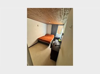 CompartoApto CO - Habitación Doble de 8m2 Envigado .A 3 cuadras Hospital Manuel Uribe., Envigado - COP$ 950.000 por mes