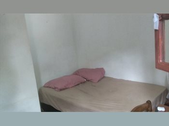 CompartoApto CO - ApartaEstudioHabitacion con cocineta y baño privado  en Barrio Aguacatala,POBLADO, Envigado - COP$ 1.350.000 por mes