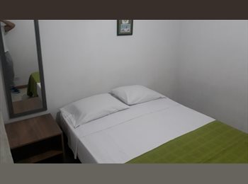 CompartoApto CO - HABITACIÓN CON BAÑO PRIVADO DISPONIBLE, A UNOS PASOS DE LA ESTACION FLORESTA, BARRIO LAURELES ESTADI, Medellín - COP$ 900.000 por mes