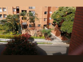 CompartoApto CO - Se busca roommate mujer, ordenada, y muy juiciosa con el aseo para compartir apto amplio y comodo, Medellín - COP$ 1.300.000 por mes