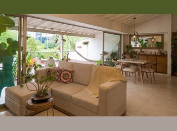 CompartoApto CO - 2do piso de Penthouse con BAÑO Y ESTUDIO PRIVADO - EL POBLADO, Envigado - COP$ 1.980.000 por mes