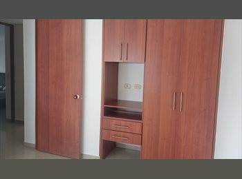 CompartoApto CO - Habitación SIN amoblar con baño independiente para mujer, Floridablanca - COP$ 750.000 por mes