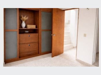 CompartoApto CO - Se arrienda habitación amoblada con baño privado para dama, Bogotá - COP$ 950.000 por mes