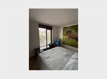 CompartoApto CO - Se arrienda habitación amplia con baño independiente, TV y excelente ubicación, Cota - COP$ 1.200.000 por mes