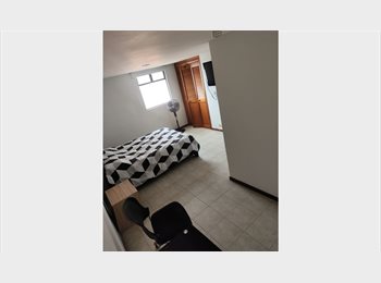 CompartoApto CO - Habitación Doble Premium En Duplex | Frente a C.C Viva Envigado y Parqueadero, Envigado - COP$ 1.500.000 por mes