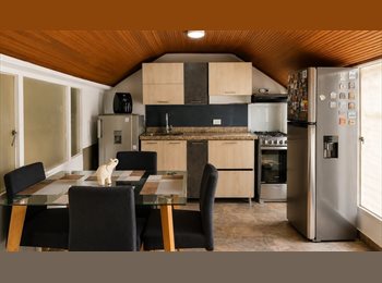 CompartoApto CO - Habitación Privada Disponible — Todo incluido., Bogotá - COP$ 700.000 por mes