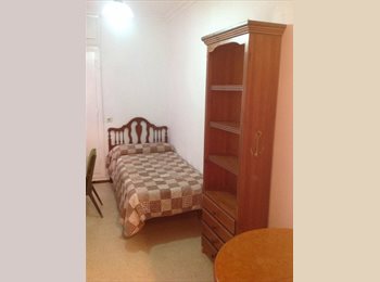 Roomgo ES - Se alquila Habitaciones en piso compartido en zona centro, Sevilla - 370 € por mes
