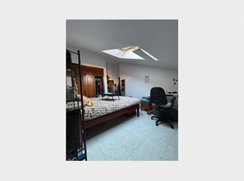 Roomgo ES - Habitación tranquila en el centro de Málaga – solo chicas, Malaga - 450 € por mes