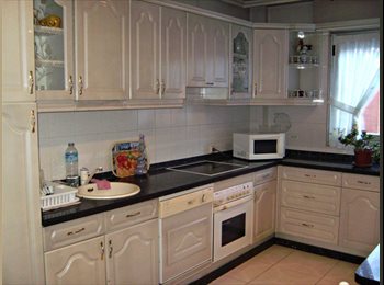 Roomgo ES - Habitacion en piso compartido cerca de universidad, León - 230 € por mes