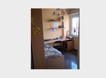 Roomgo ES - Prceciosa habitación en piso de estudiantes., Les Corts - 600 € por mes